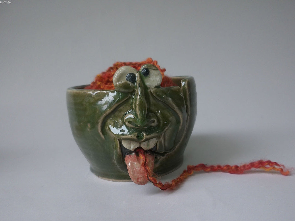 Raspberry Hook Yarn Bowl