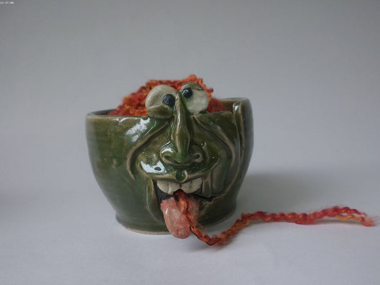 Raspberry Hook Yarn Bowl